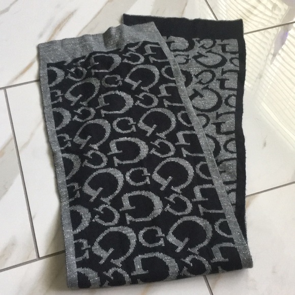 Guess Accessories - Guess Double Sided Scarf ✨